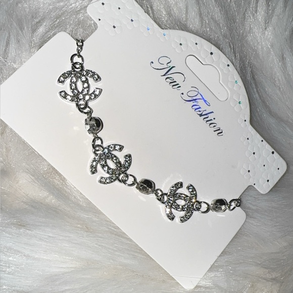 Elegant Silver Bracelet with Crystal Accents - Picture 1 of 2